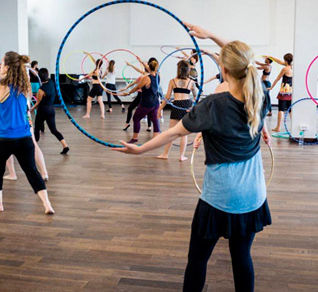 stage-hula-hoop-bruxelles-thegem-gallery-justified-4x