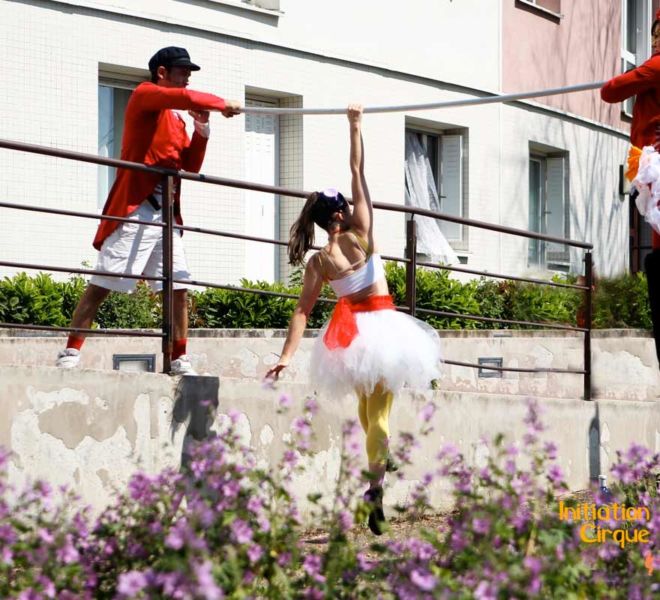 trio-acrobates-rue