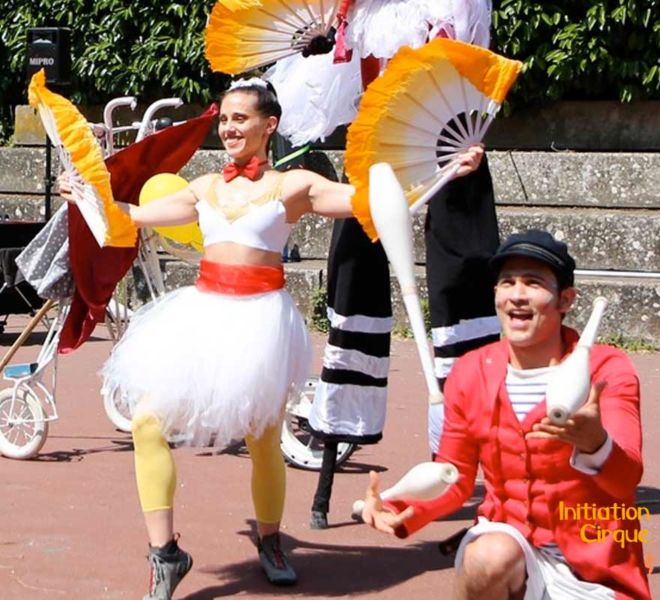 trio-acrobates-rue